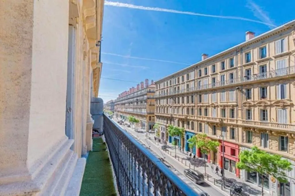 Bel Appartement T3 - 2 Chambres - Republique Marseille 0*,  France
